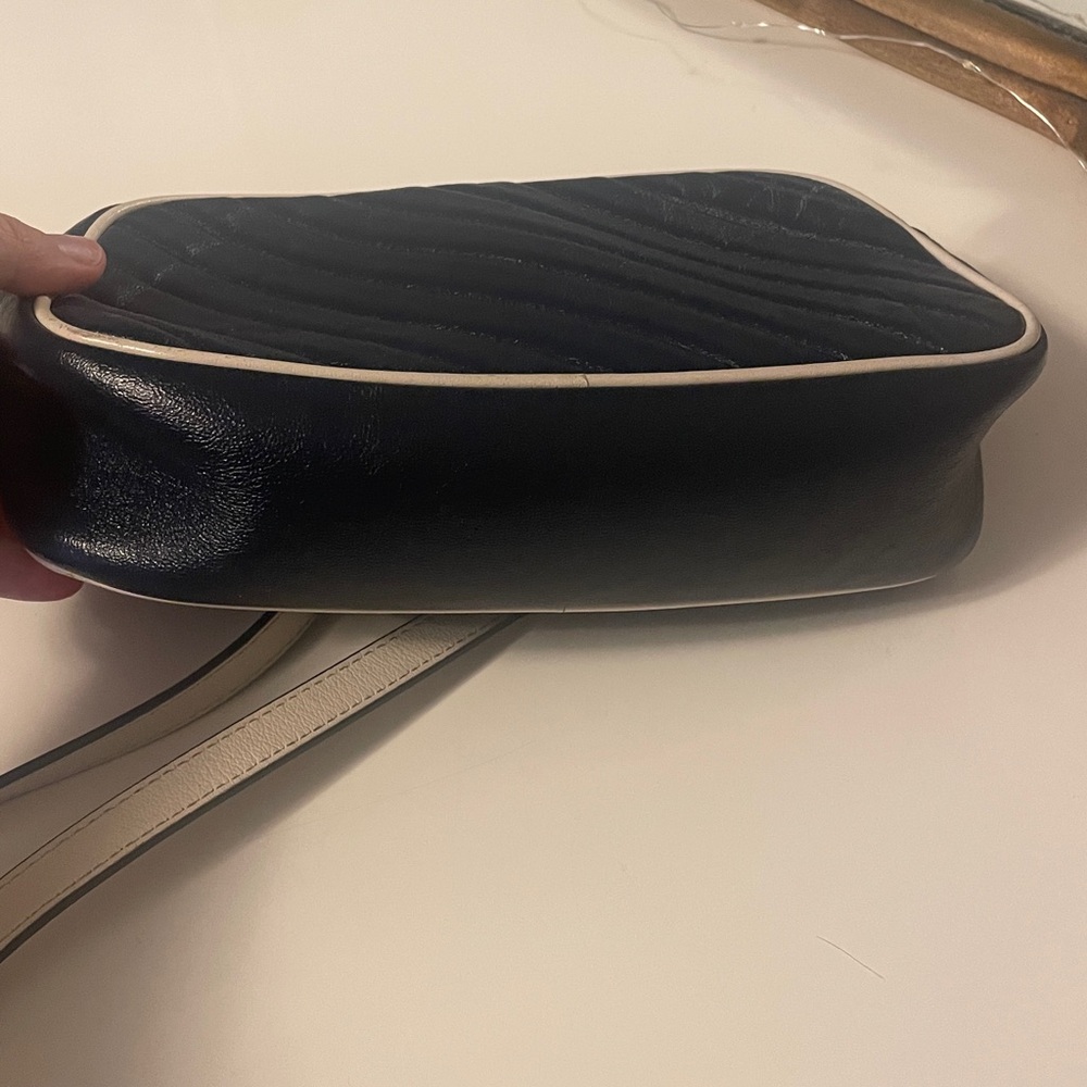 Navy Leather Gucci Crossbody - Picture 5 of 9